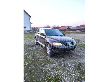 Volkswagen Touareg R5 tdi 2005. god. -  kompletan auto u delovima