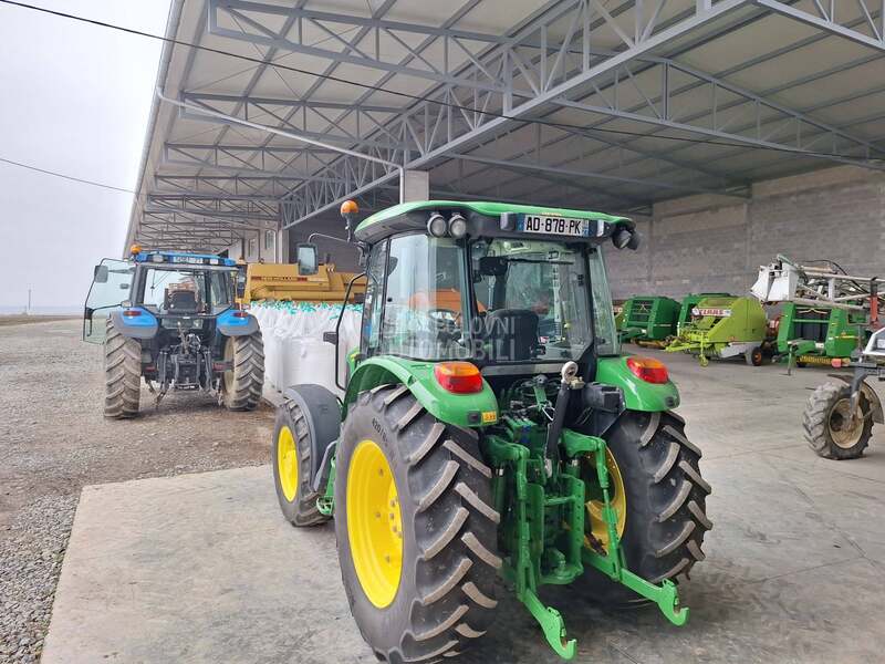 John Deere 5820 sa Utovarivačem