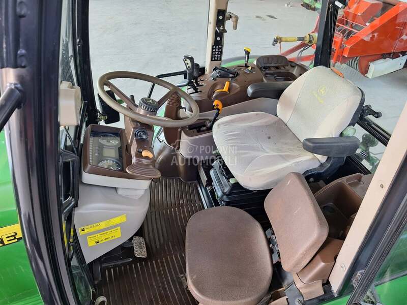 John Deere 5820 sa Utovarivačem