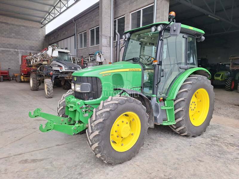 John Deere 5820 sa Utovarivačem
