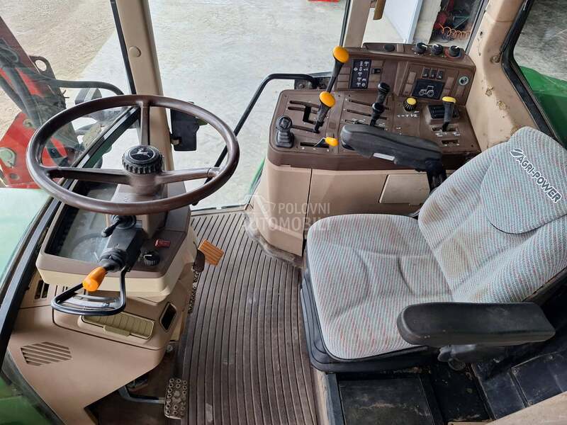 John Deere 5820 sa Utovarivačem