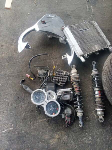 Pijagio 400cm Viljuske,elektro