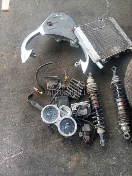 Pijagio 400cm Viljuske,elektro