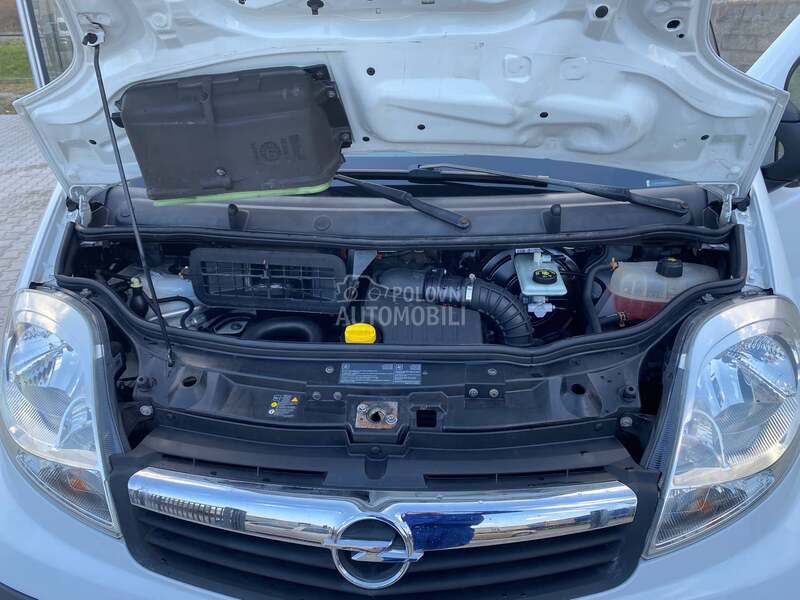 Opel Vivaro 2.0cdti KLIMA
