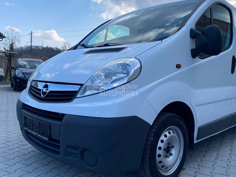 Opel Vivaro 2.0cdti KLIMA