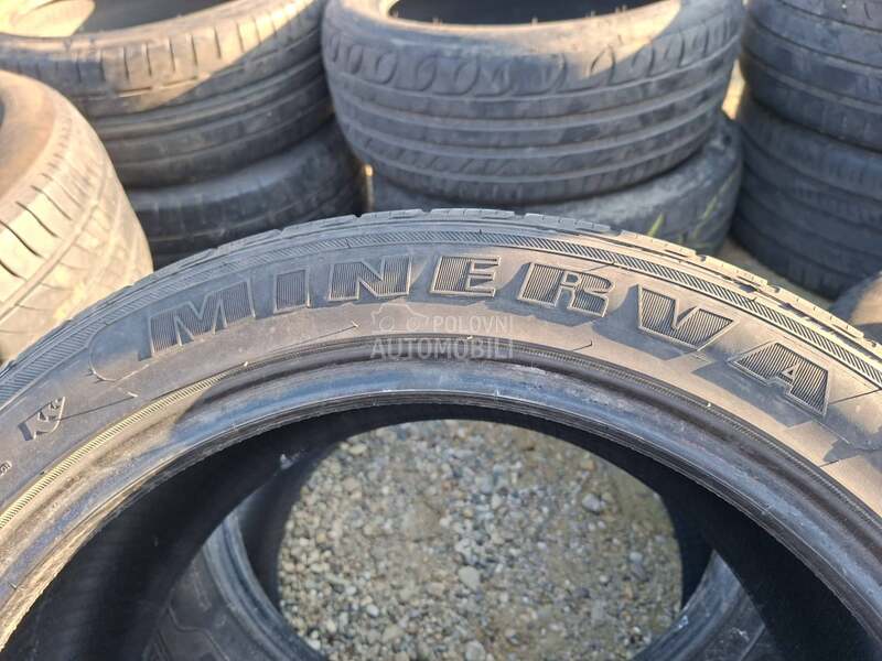 Minerva 235/45 R18 Zimska