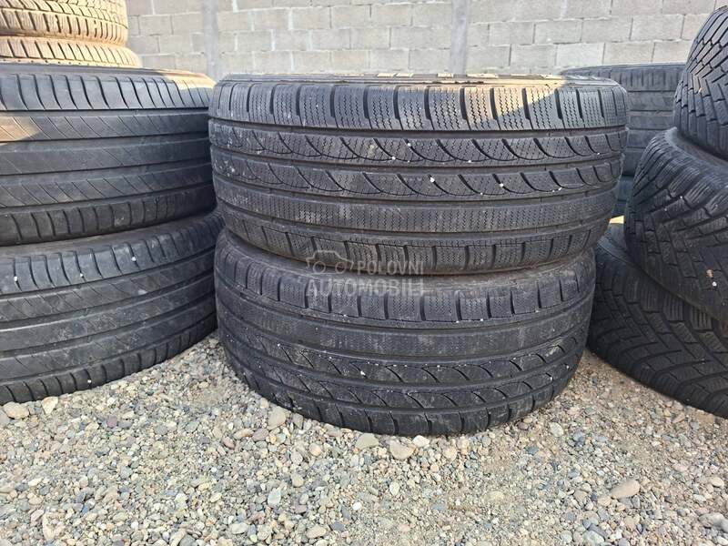 Minerva 235/45 R18 Zimska