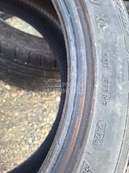 Minerva 235/45 R18 Zimska