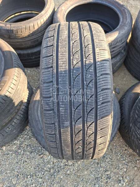 Minerva 235/45 R18 Zimska