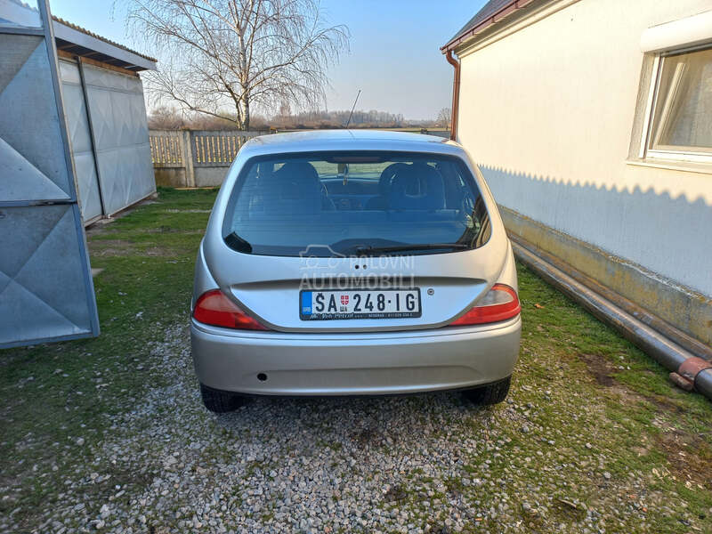 Lancia Ypsilon 1.2 16V