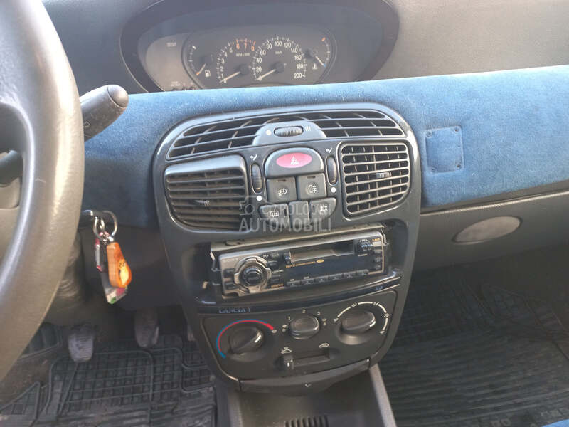 Lancia Ypsilon 1.2 16V