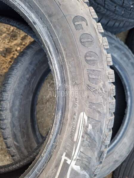 Goodyear 205/55 R16 Zimska