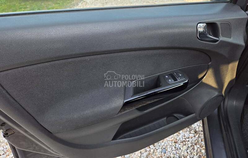 Opel Corsa D 1.2 ECOFLEX CH