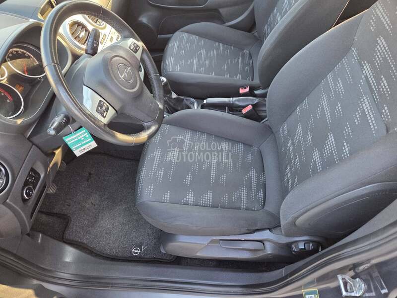 Opel Corsa D 1.2 ECOFLEX CH