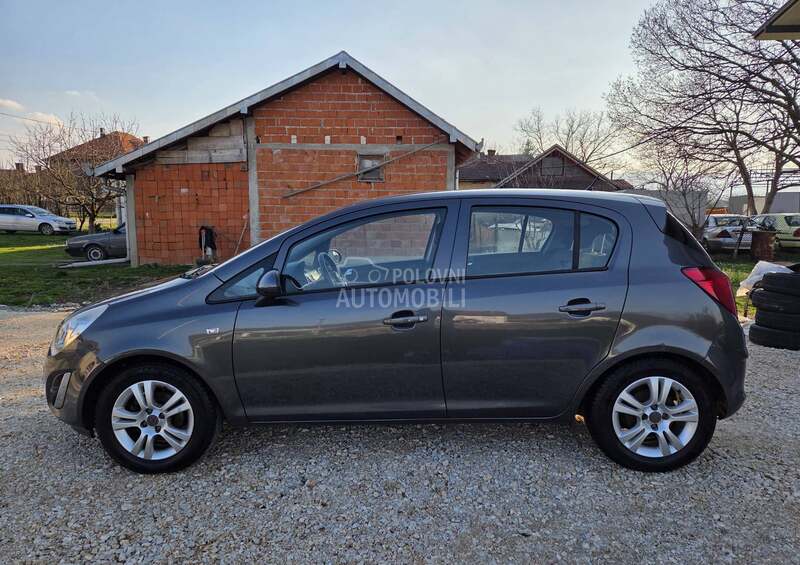Opel Corsa D 1.2 ECOFLEX CH