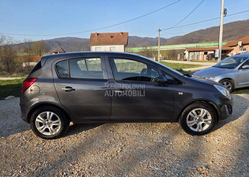 Opel Corsa D 1.2 ECOFLEX CH