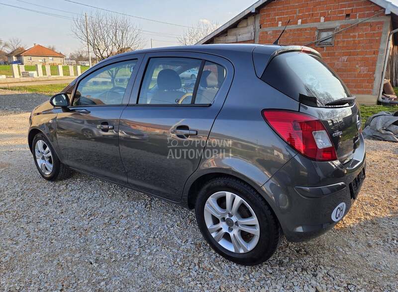 Opel Corsa D 1.2 ECOFLEX CH