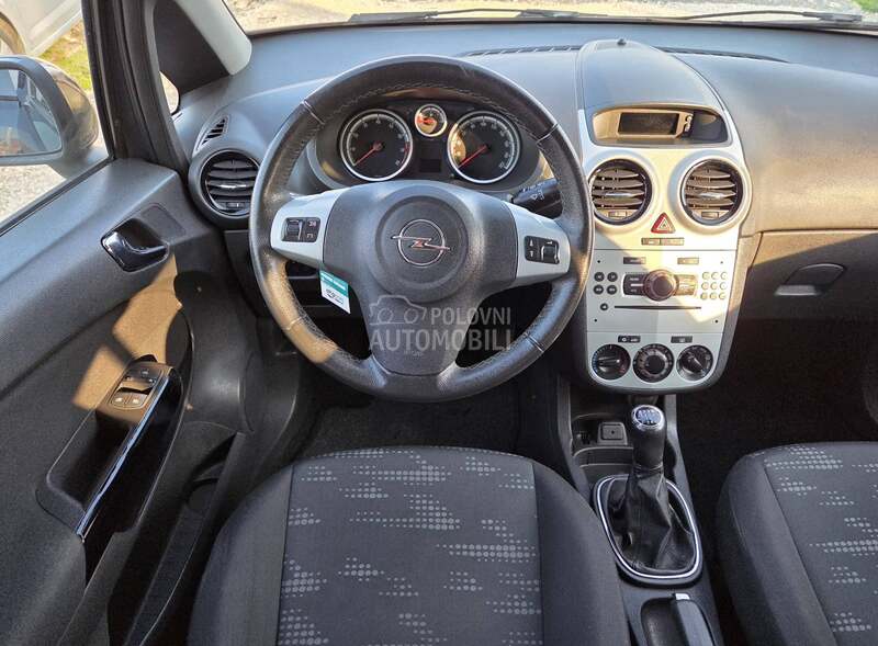 Opel Corsa D 1.2 ECOFLEX CH