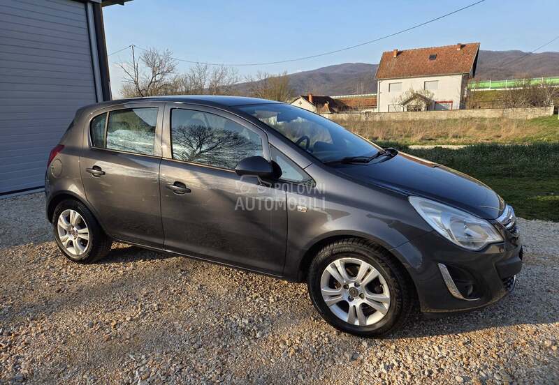 Opel Corsa D 1.2 ECOFLEX CH