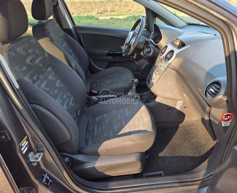 Opel Corsa D 1.2 ECOFLEX CH