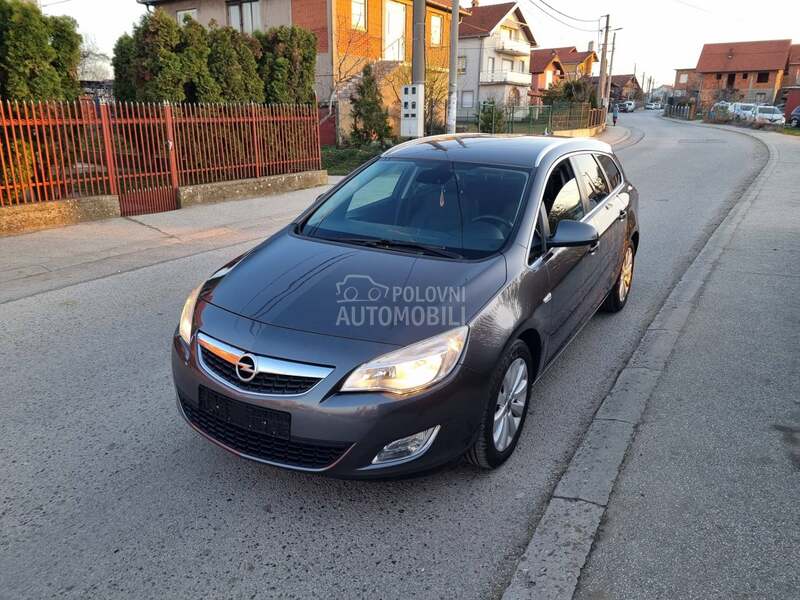 Opel Astra J 