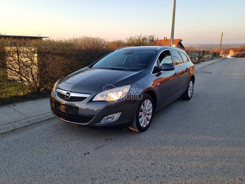 Opel Astra J 