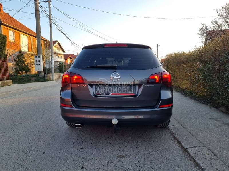 Opel Astra J 