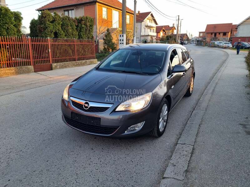 Opel Astra J 
