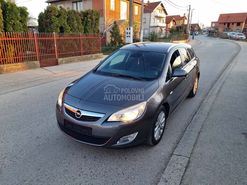 Opel Astra J 