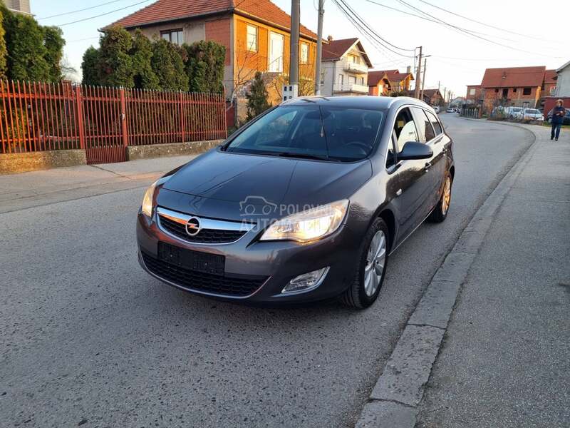 Opel Astra J 