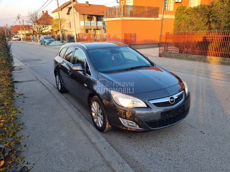 Opel Astra J 