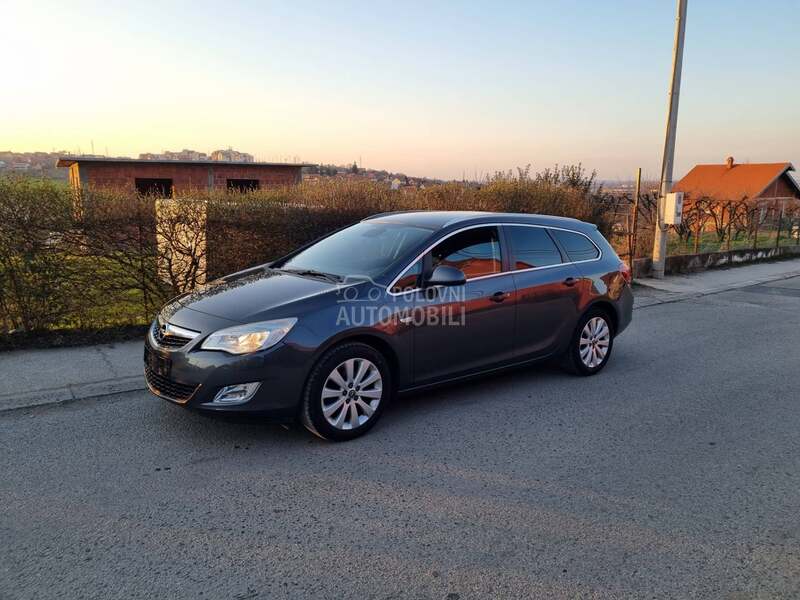 Opel Astra J 