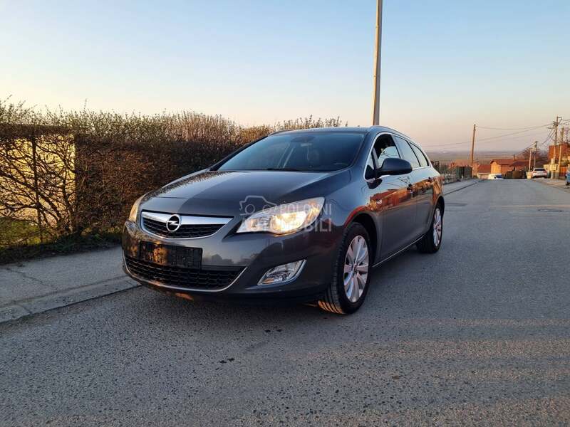 Opel Astra J 