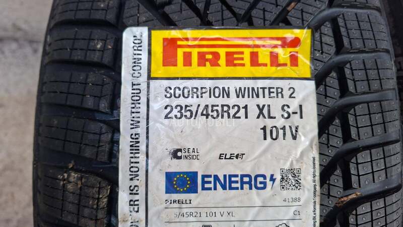 Pirelli 235/45 R21 Zimska