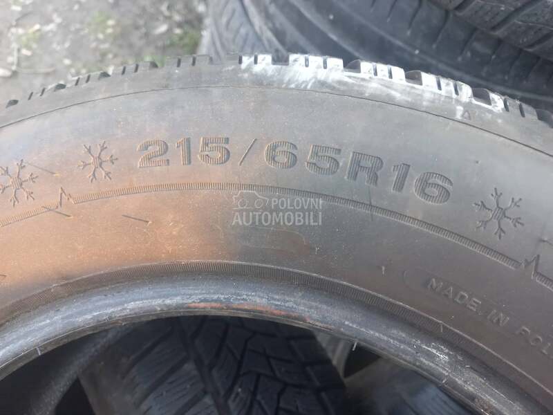 Dunlop 215/65 R16 Zimska