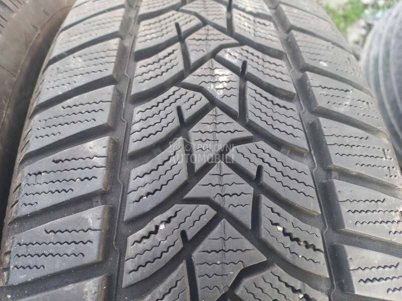 Dunlop 215/65 R16 Zimska