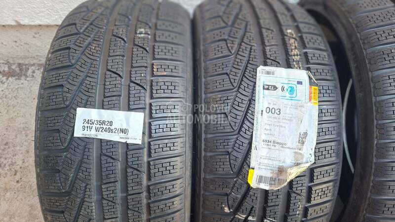 Pirelli 295/30 R21 Zimska