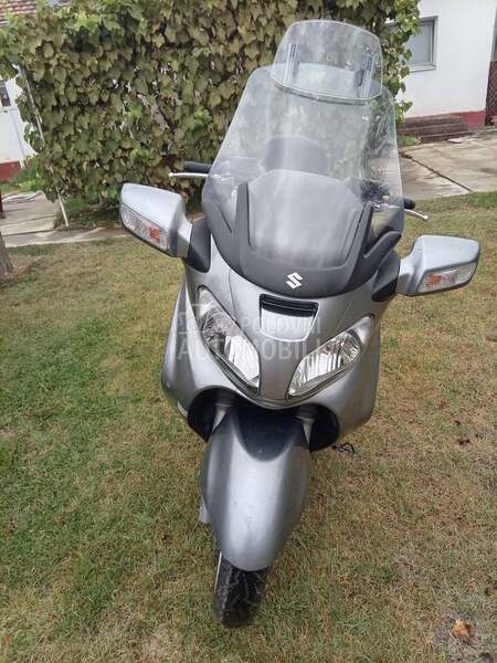 Suzuki Burgman 650
