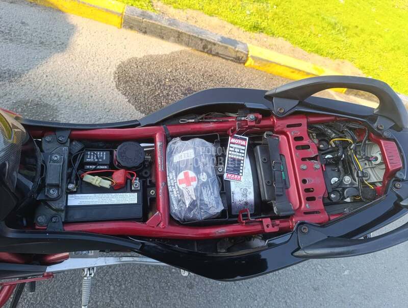 Kawasaki er6f rezervisan