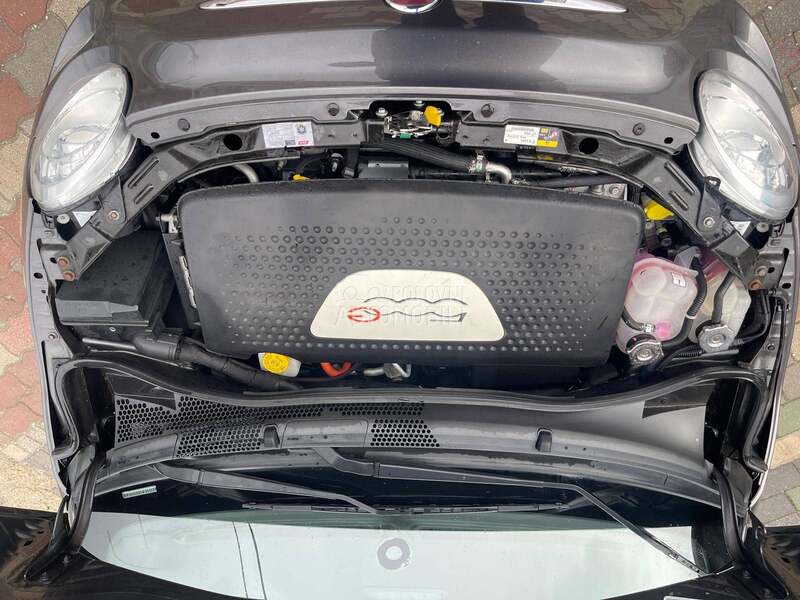 Fiat 500e 