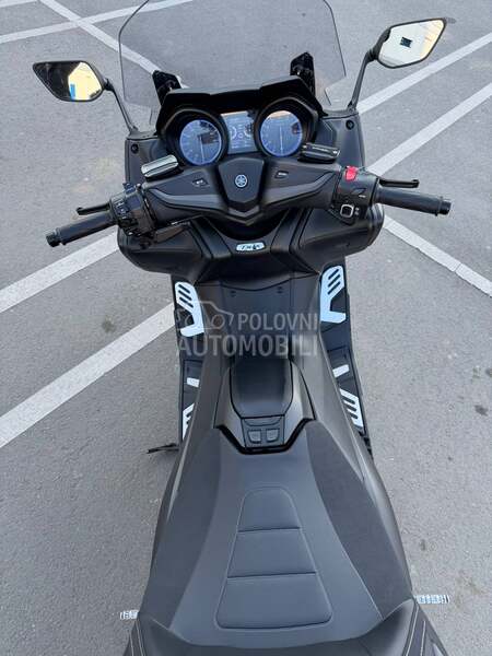 Yamaha T max 560