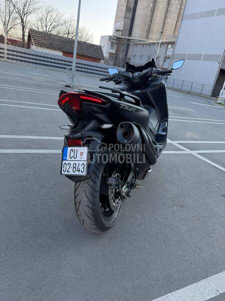 Yamaha T max 560