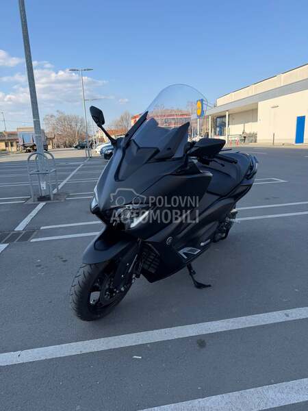 Yamaha T max 560