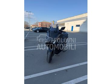 Yamaha T max 560