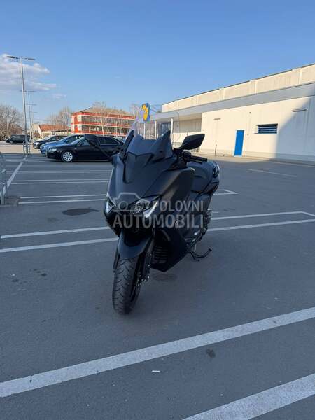 Yamaha T max 560