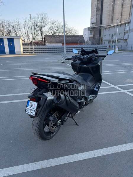 Yamaha T max 560