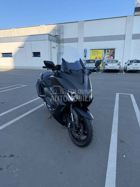 Yamaha T max 560