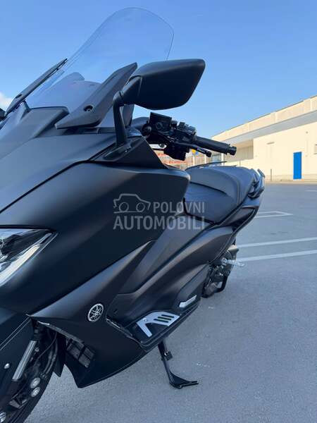 Yamaha T max 560
