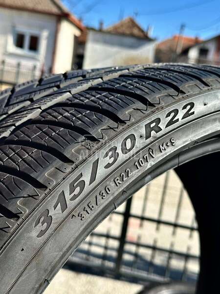 Pirelli 315/30 R22 Zimska