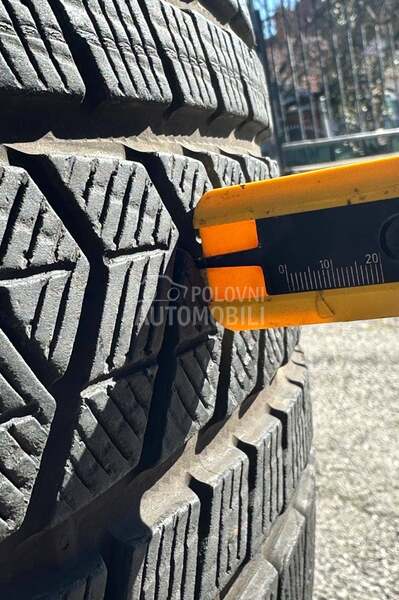 Pirelli 315/30 R22 Zimska